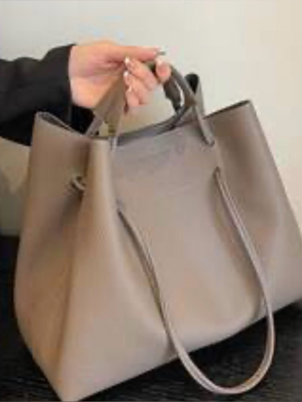 Chic, Casual And Large Adjustable Bag, Hand Or Shoulder Bag- Taupe Color.